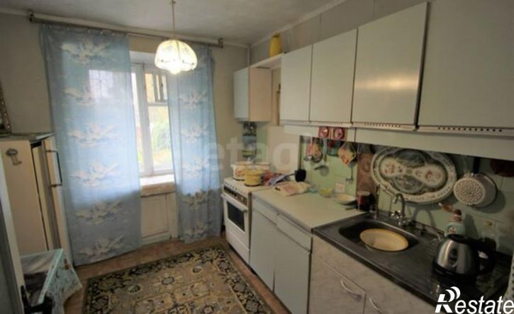 3-комн квартира ул 50 лет Октября, 8,  д. 8