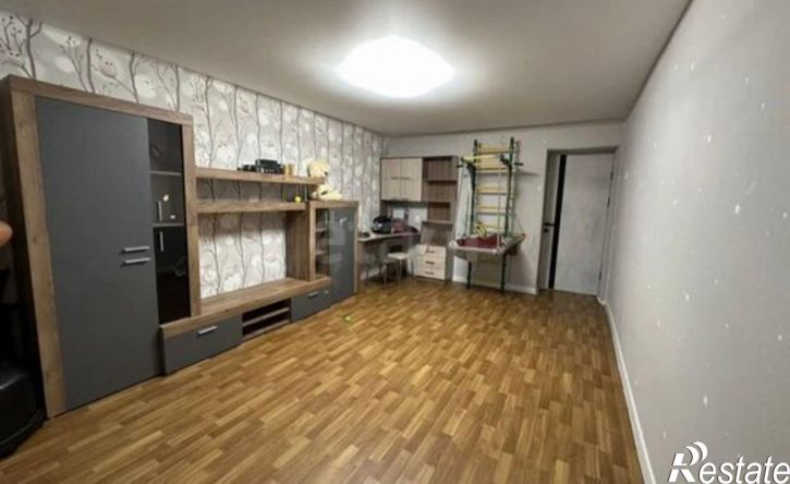 3-комн квартира ул 50 лет Октября, 8,  д. 8